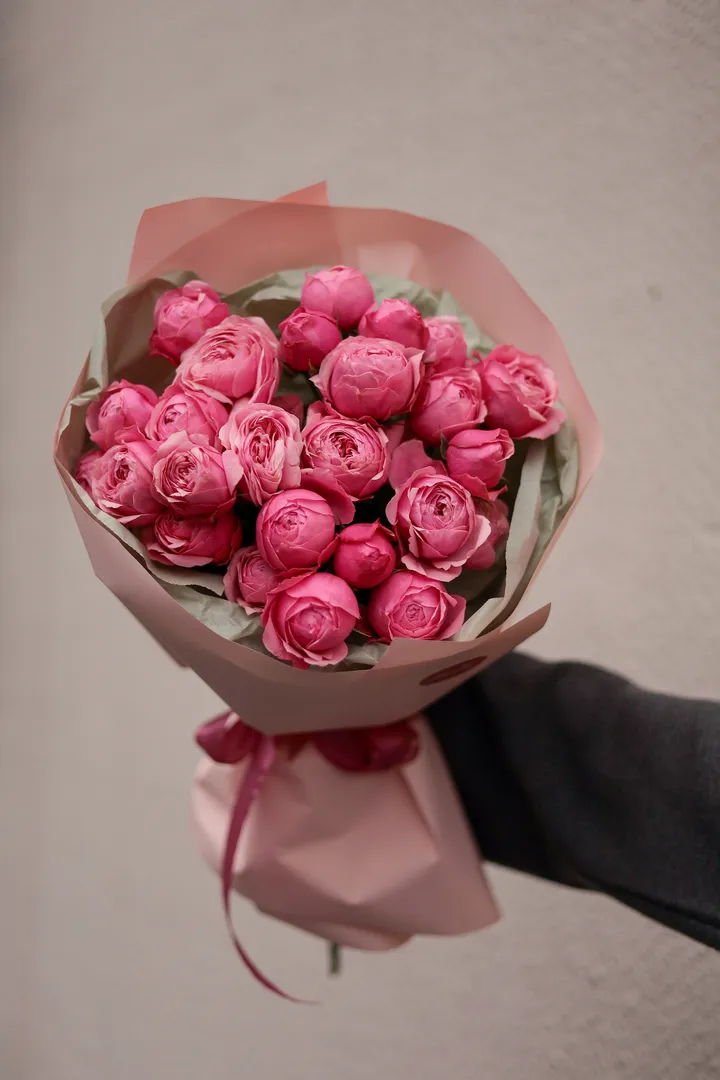 Монобукет из кустовой пионовидной розы Сильва Пинк