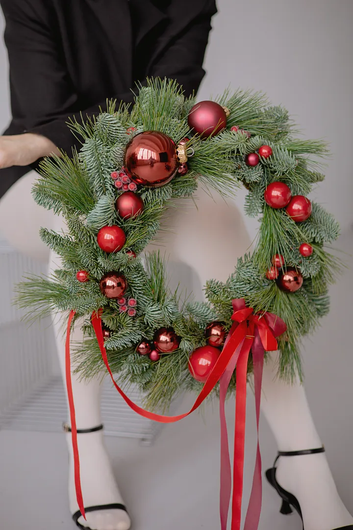 Рождественский настенный венок №8